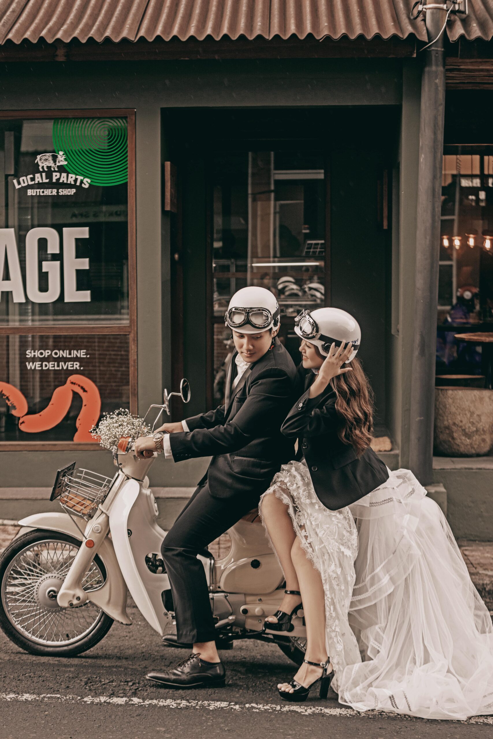 Capturing Love Urban Love Stories in Kuta Street Bali