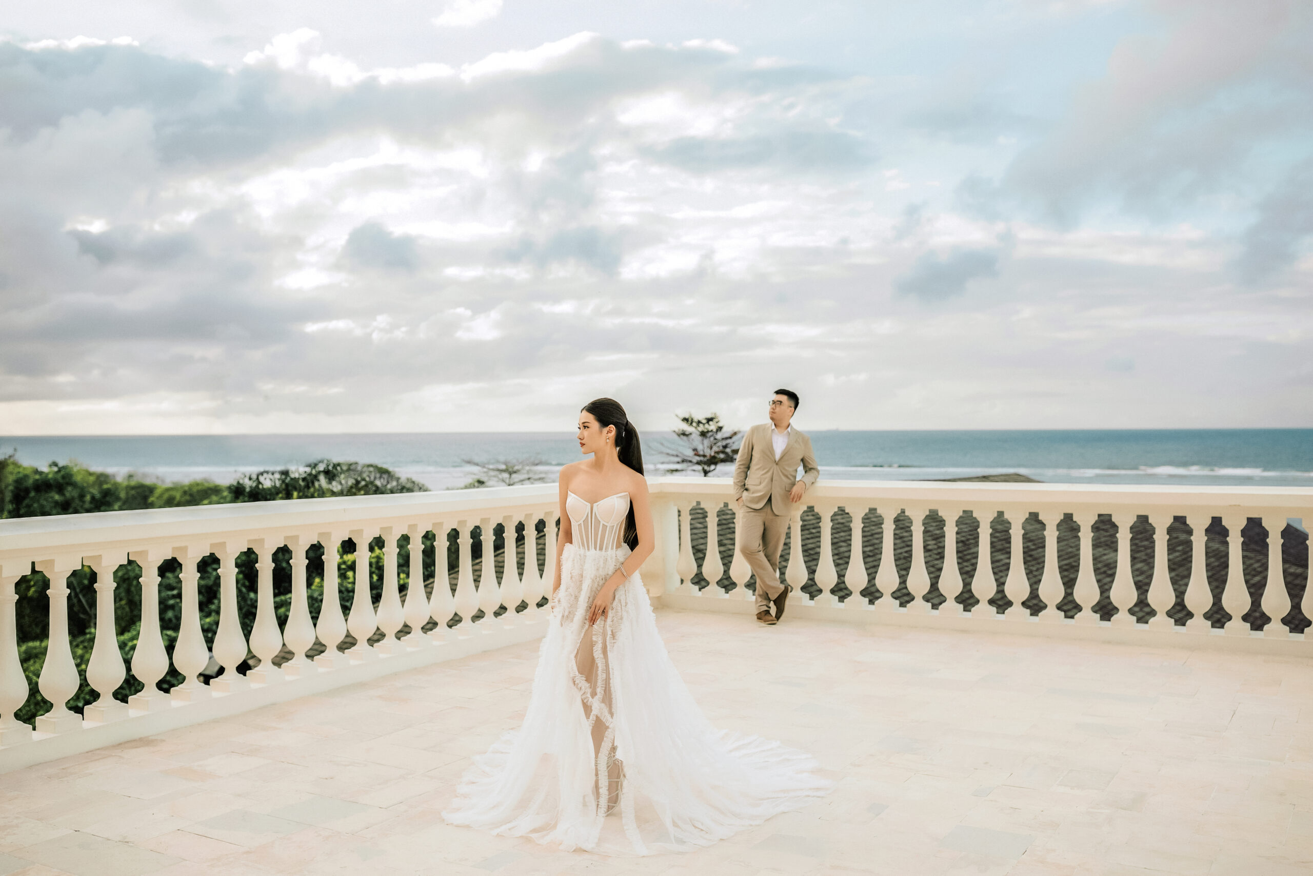 Romantic Prewedding Poses That Tell Your Love Story Beautifully