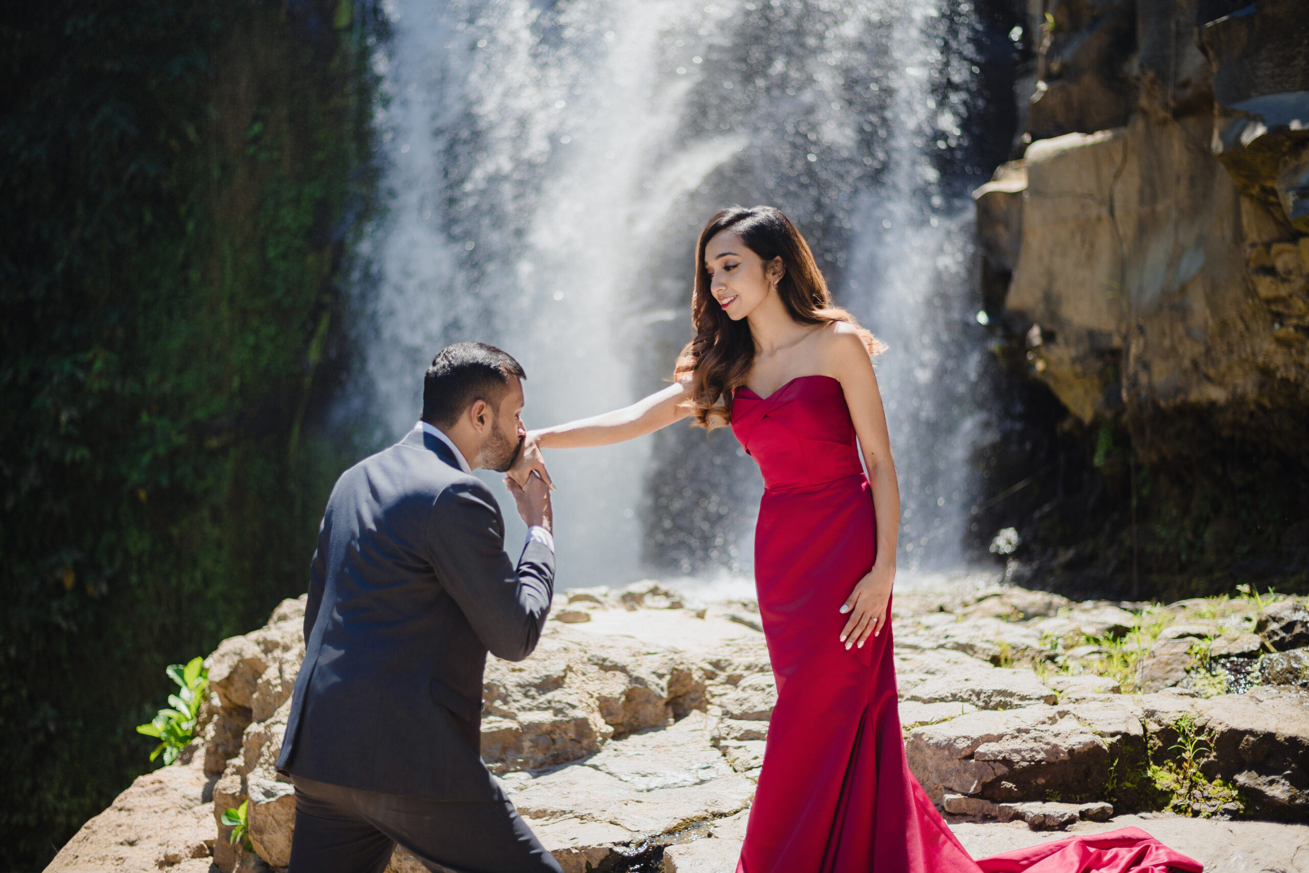 Why You Should Consider Red Dress for Pre Wedding Photo