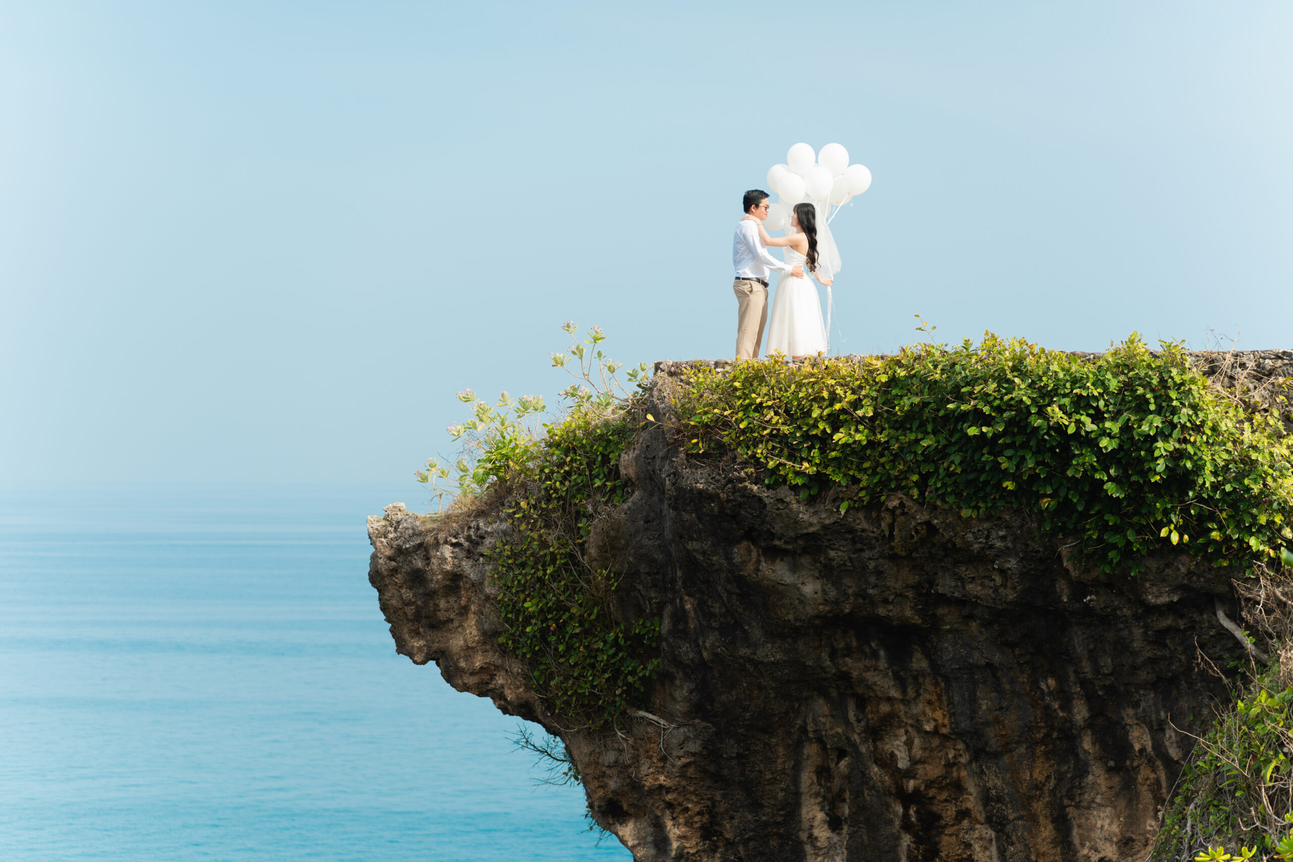 Why Taking a Pre Wedding at Cliff in Bali is a Must Why Taking a Pre Wedding at Cliff in Bali is a Must