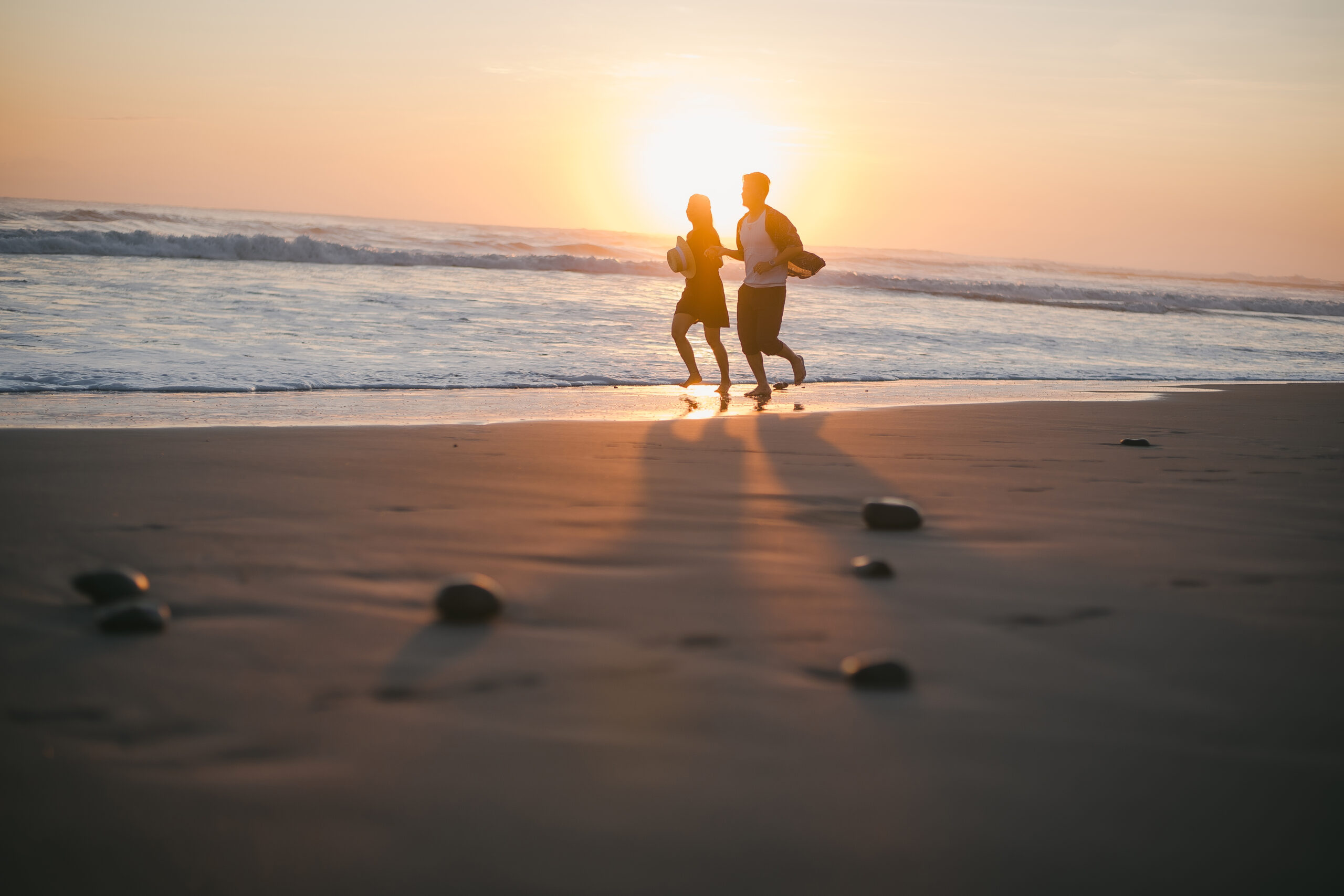 Why You Should Choose a Sunset Setting for Prewedding Why You Should Choose a Sunset Setting for Prewedding