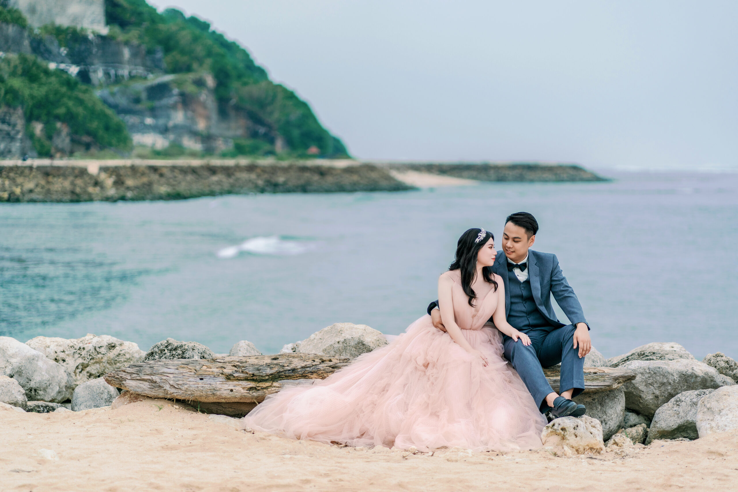 Loong & Isobel Prewedding Bali: Black Lava, Goa Raja & Melasti Beach